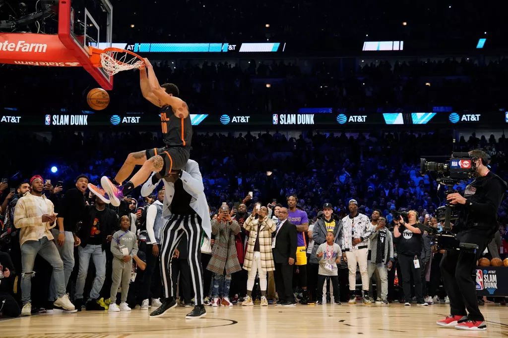 而是他在比 而是他在比