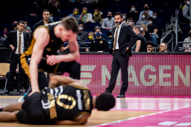 篮网教练组 篮网教练组