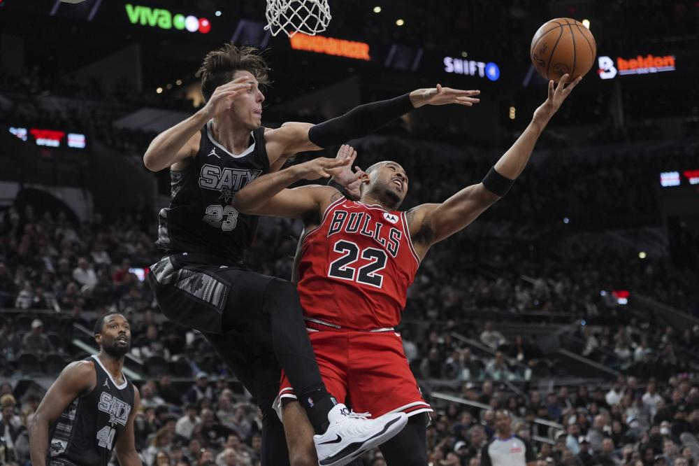 同时在冲球 同时在冲球